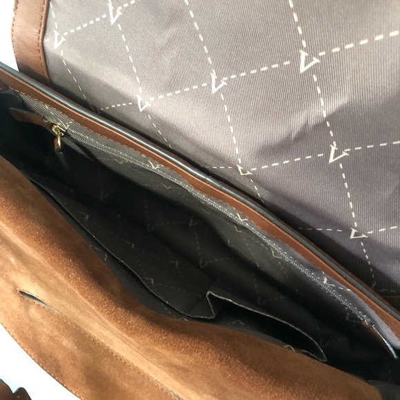 *Like New* Vince Camuto Clutch Purse - Picture 8 of 11